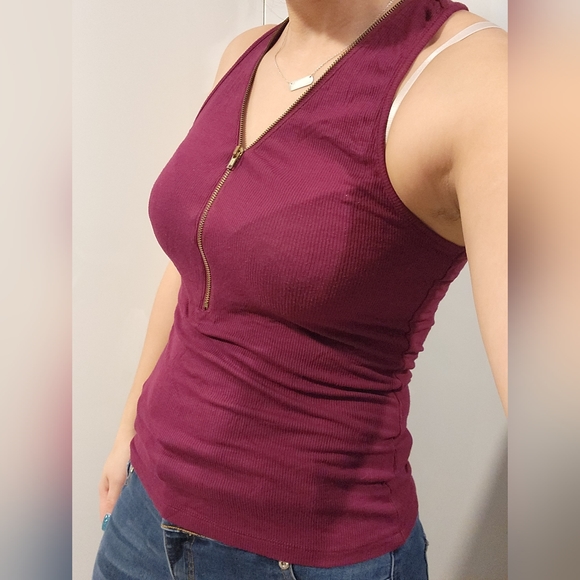 Sm Black Tank top w/ adjustable gold zipper - Picture 2 of 5